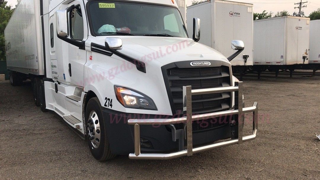 304 Stainless Steel Truck Deer Guard Silver Color For Freightliner Cascadia