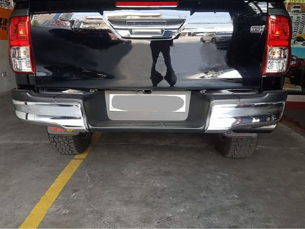 Black Chromed Car Rear Bumper Protector 218*24*17cm For Hilux Vigo 2004 - 2015
