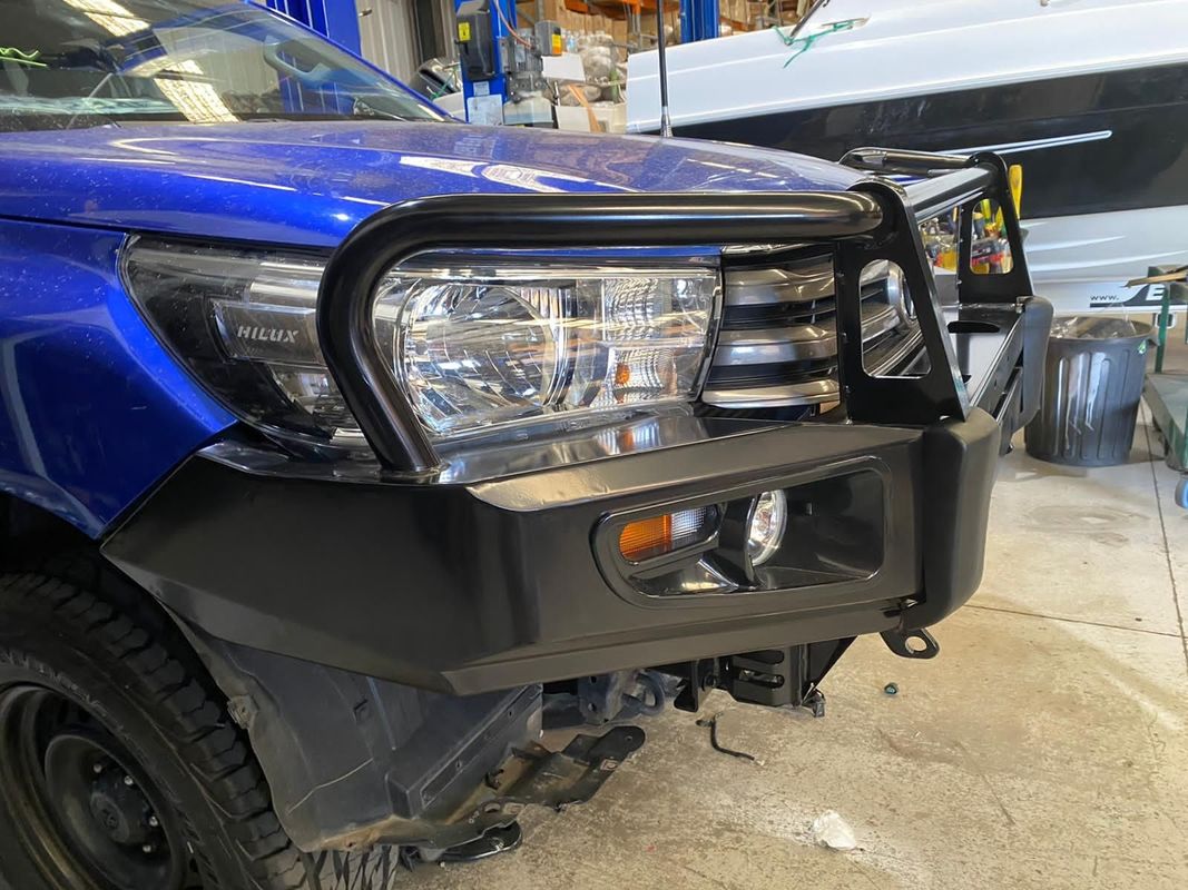 Powder Coated Steel Front Bull Bar For Toyota Hilux Revo Vigo
