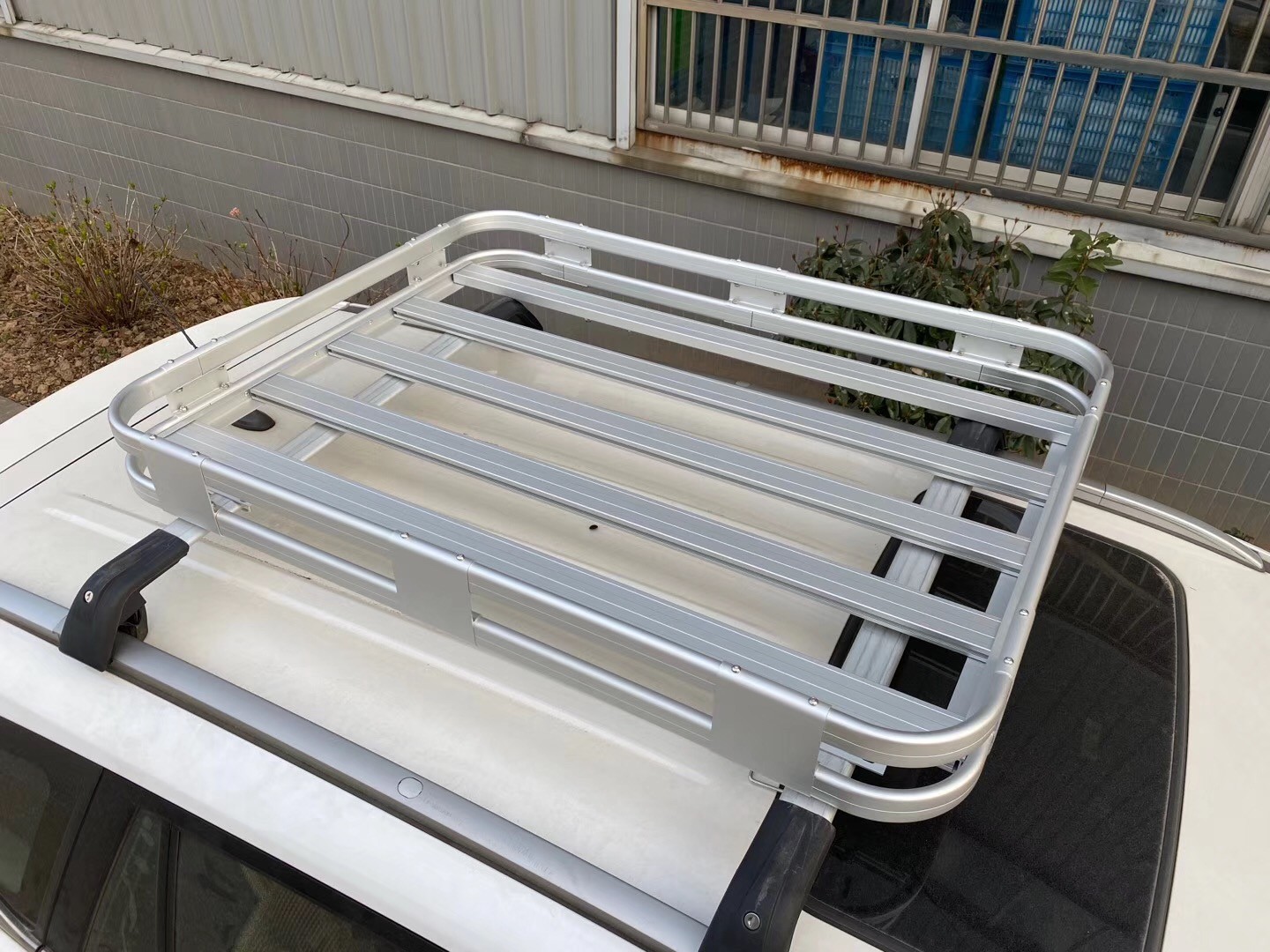 High Strength Aluminum Car Top Carrier , Suitcase Roof Rack For Hilux Dmax NP300