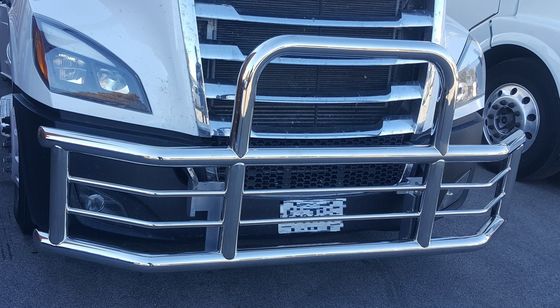 Dongsui Factory Tough North American factory original price New styled Semi Truck Bumper Deer Guards For  Freightliner Cascadia Volvo International Prostar Kenworth  Peterbilt  Mack Pinnacle