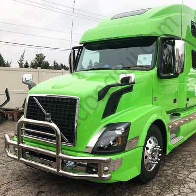Dongsui Factory classic Tough North American factory original price New styled Semi Truck Bumper Deer Guards For  Freightliner Cascadia Volvo International Prostar Kenworth  Peterbilt  Mack Pinnacle